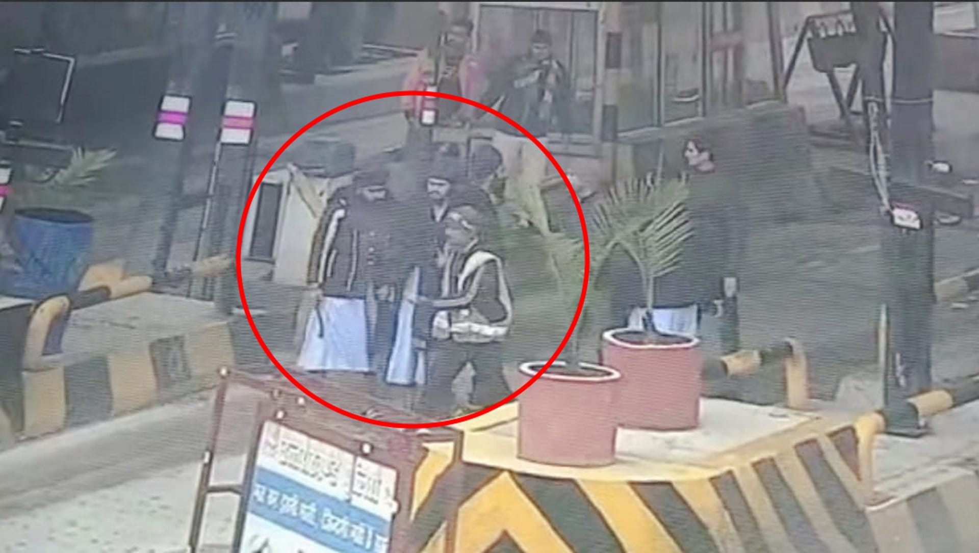 uttarakhand news: Four youths in car attacked with sword on asking for toll at rudrapur, photos