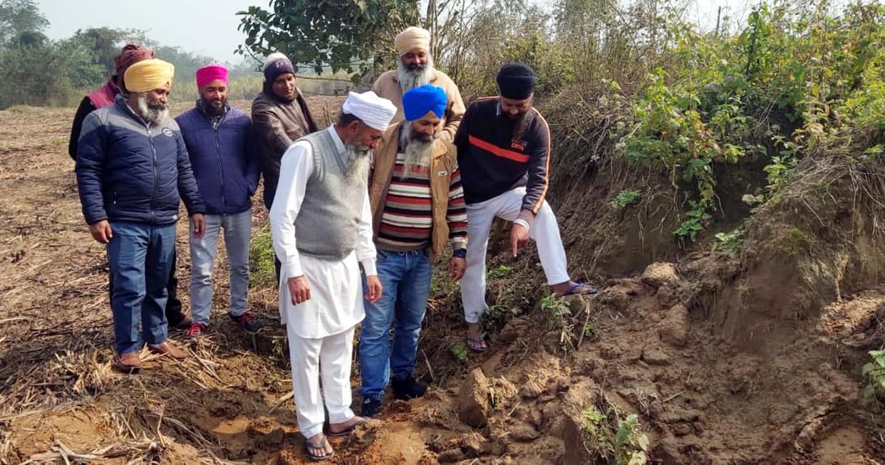 The tiger was shown to the farmers near Kuiyan Maholia