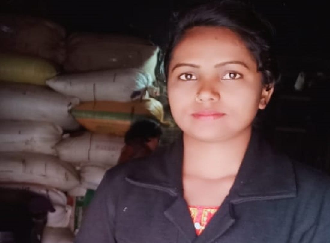 road accident in Jaunpur overspeed  truck trampled bike rider brother and sister  girl died