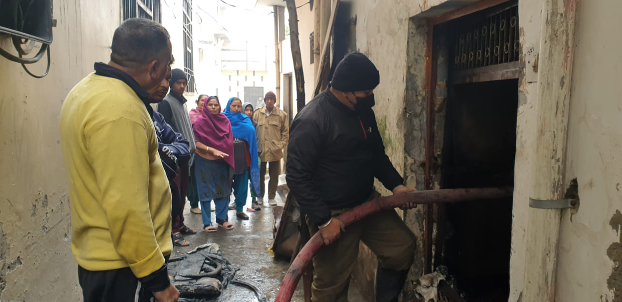 Goods burnt due to sudden fire in a closed room, Kurukshetra