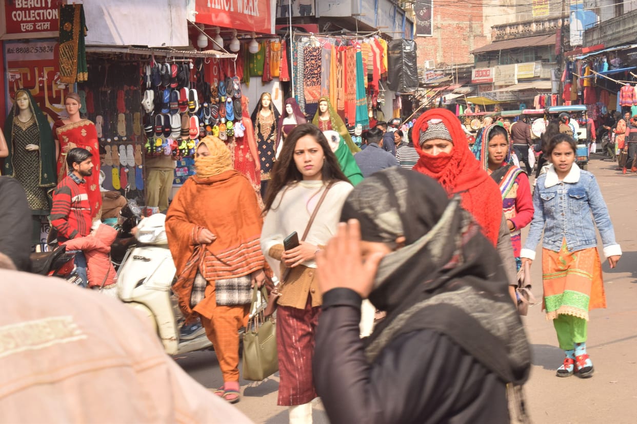 Cold wave and fog increased chills, mercury dropped again in the night