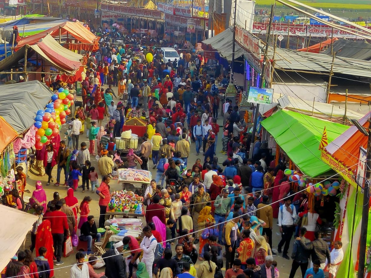 Sunshine increased, crowd of buyers