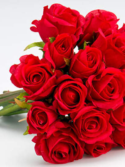 रोज़ डे पर स्पेशल रोज़ फेसपैक