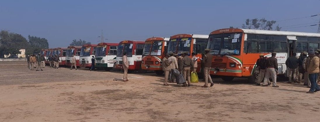 Hathras: The shortage of deep roadways buses, increased difficulties for the passengers