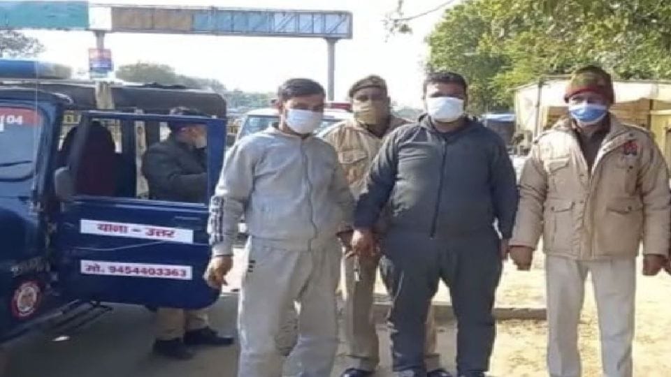 two miscreants arrested with charas in firozabad