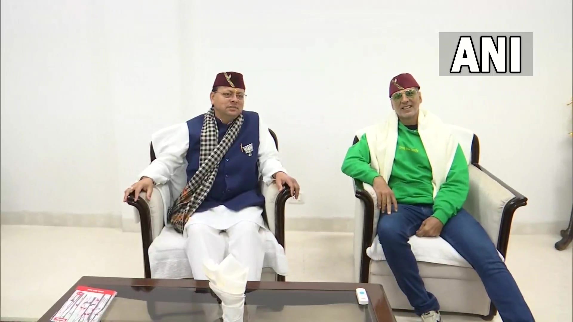 uttarakhand news: cm pushkar singh dhami meet with akshay kumar at dehradun