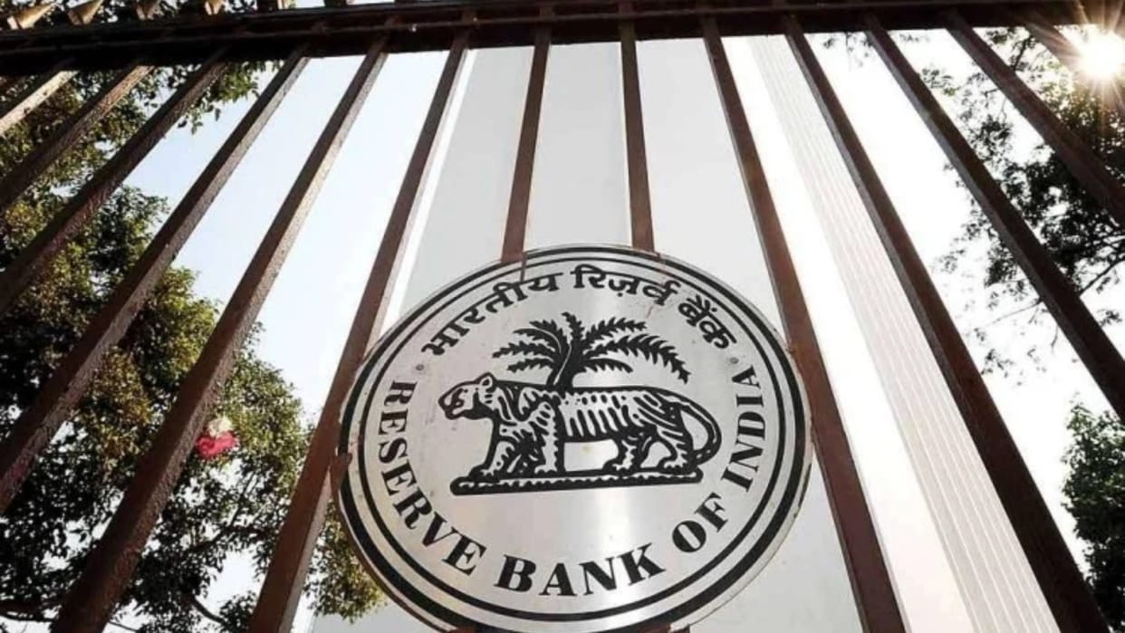 RBI issues master directions for issuance of credit cards: What cardholders should know