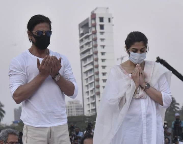 Shah rukh khan act at Lata mangeshkar final rites sparks controversy know why