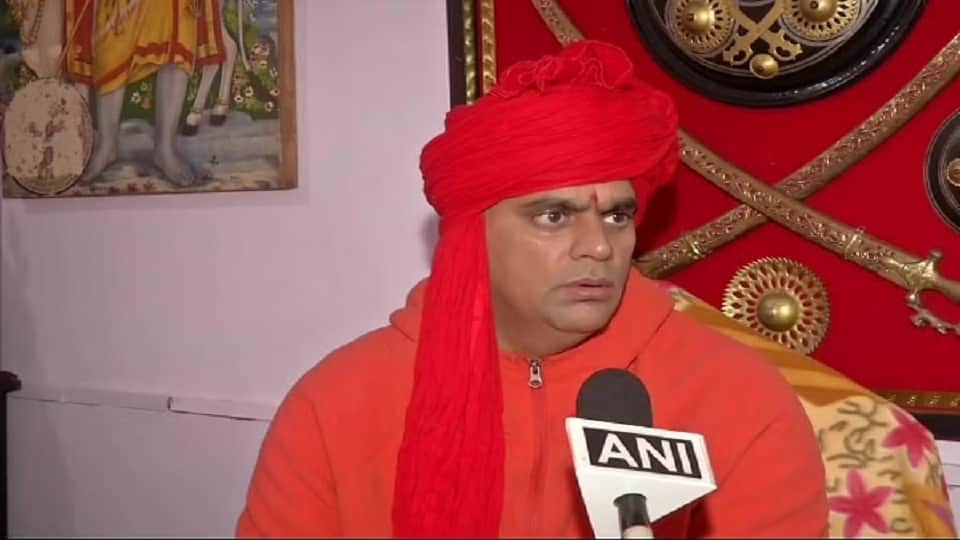 who is Swami Chakrapani Maharaj Know his  Controversies kangana ranaut lockupp