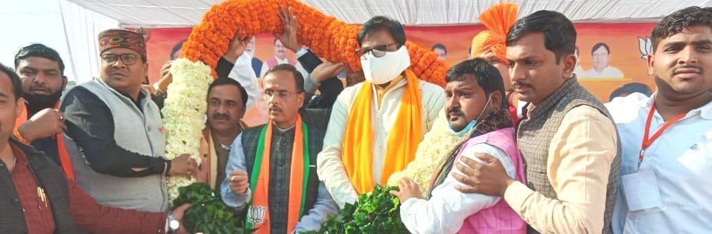 'SP is going to lose and BSP is going to run away, Congress is like a dilapidated building'