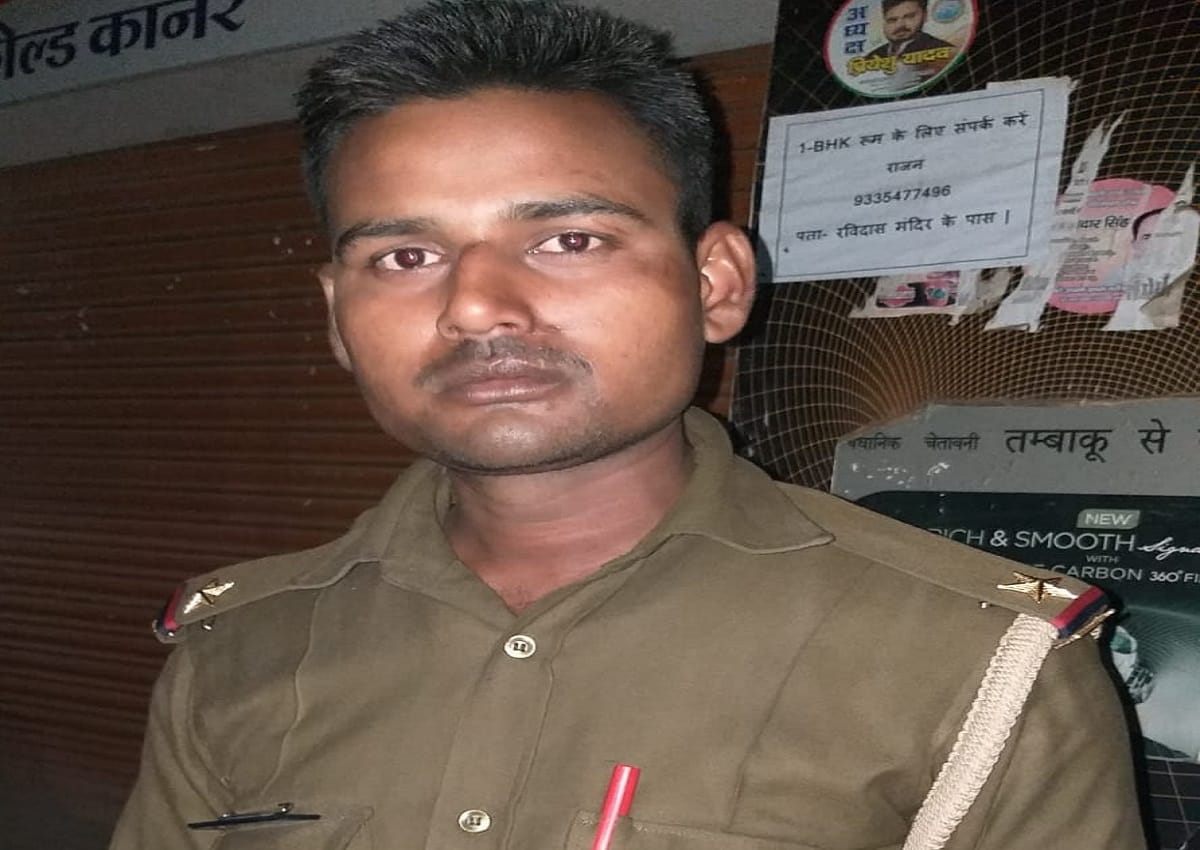 crime in varanasi police Three arrested including PRD jawan for recovery money by taking fake pistol and  police uniform