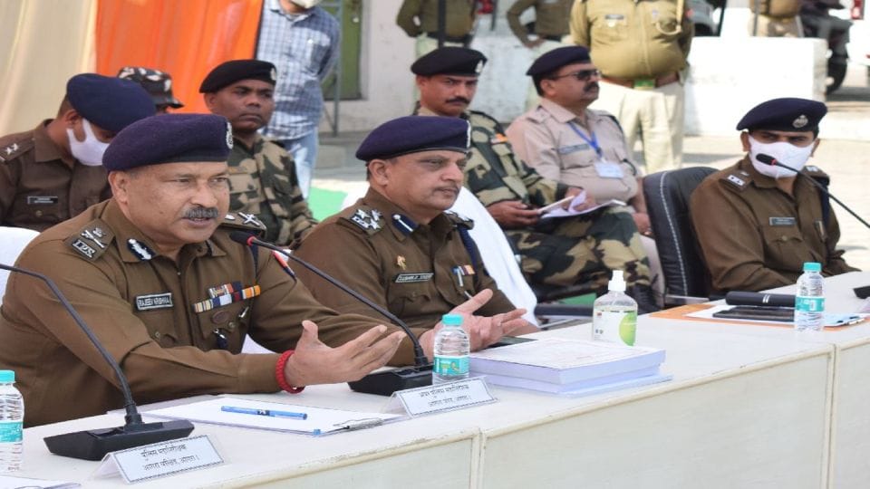 UP Election 2022 Agra district divided into 62 zones and 390 sectors for security in polling
