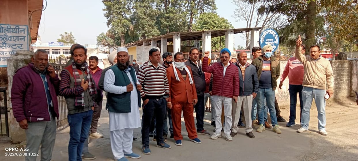 in sirmaur district contractor association strike  continious  on secone days