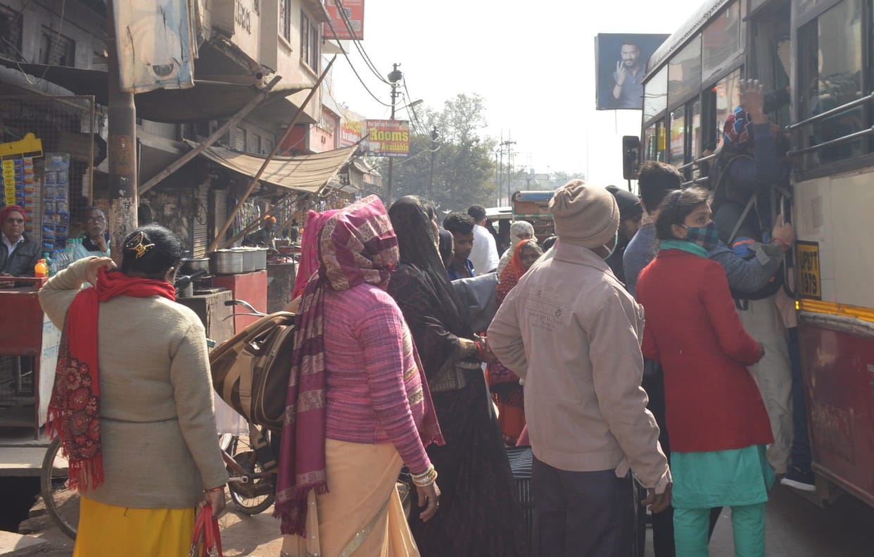 Hathras: Due to elections, vehicles are not available in Sahalag