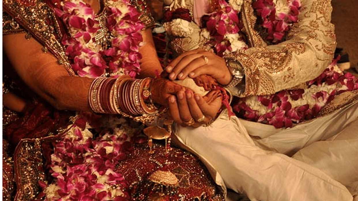 lover got married after reached police station accused of Molestion in Gorakhpur