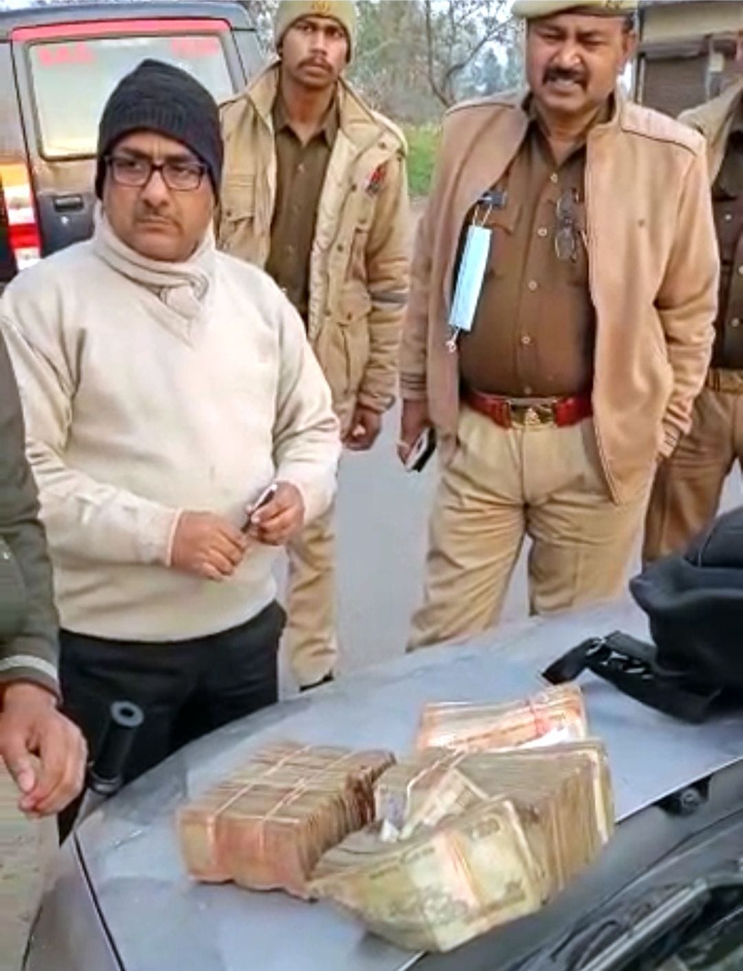 3.13 lakh cash recovered in Biswan