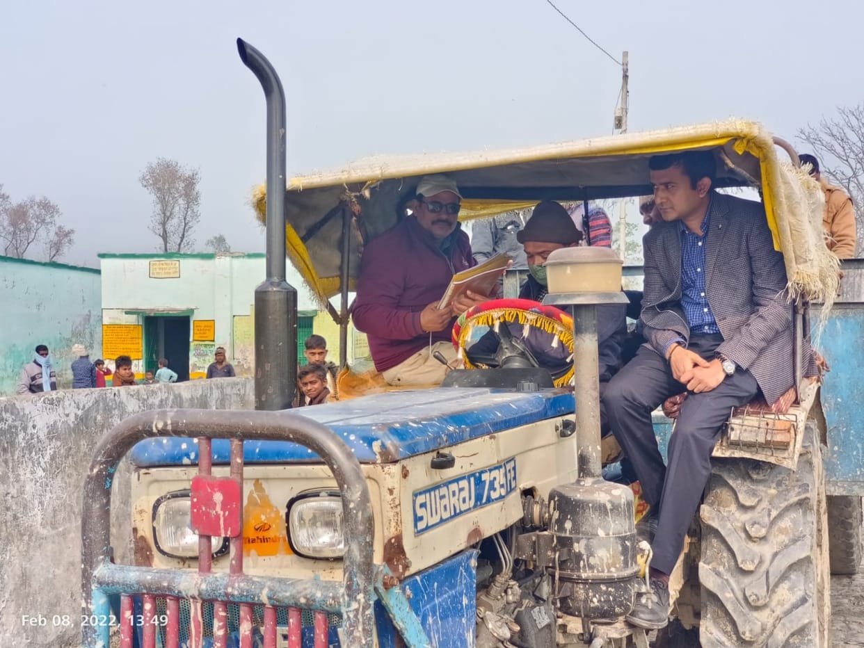 The observers reached the booth riding on the tractor, took stock of the basic facilities
