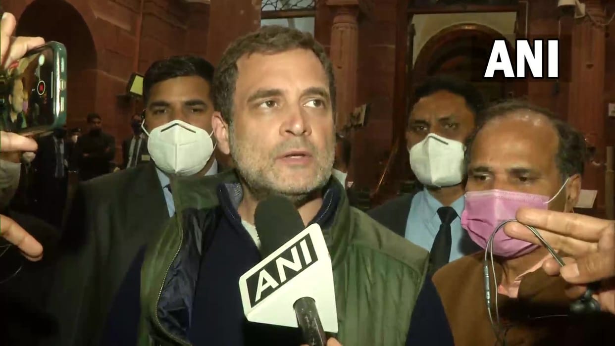 Congress Leader Rahul Gandhi hits back at PM Narendra Modi says Great grandfather served the country, I don't need anyone's certificate