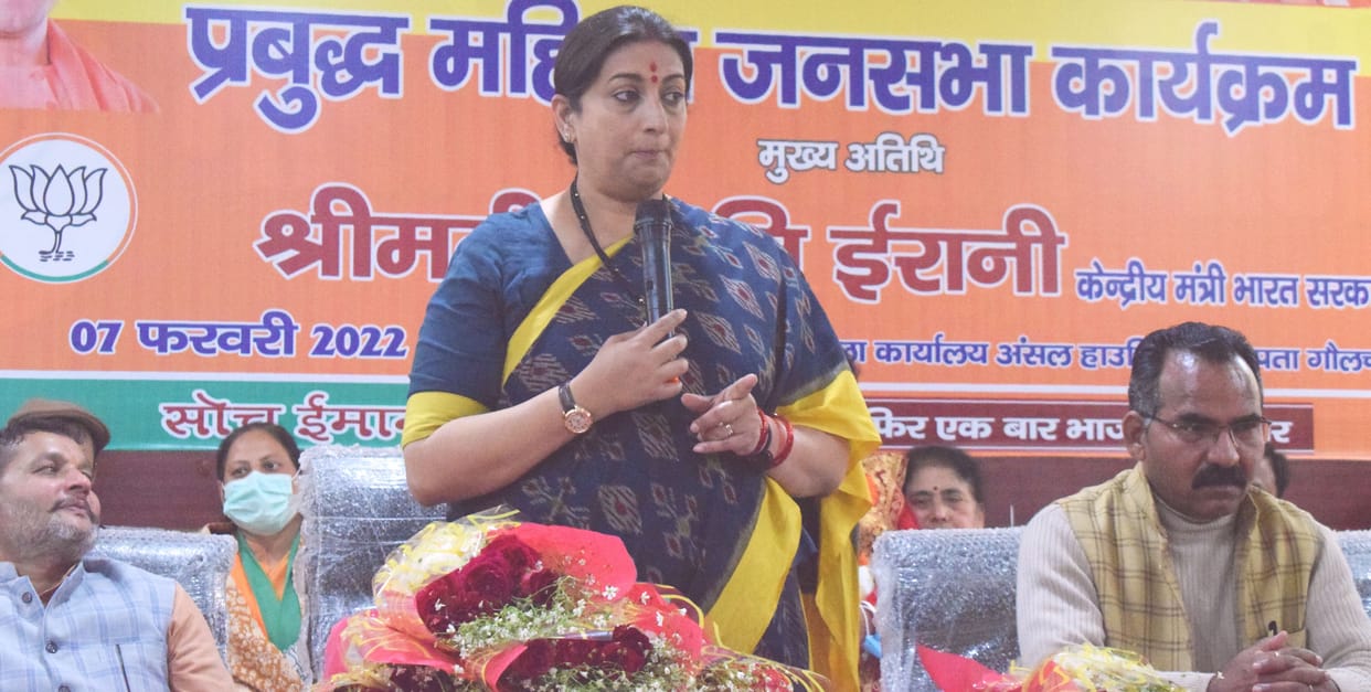 Akhilesh is calling people of Bengal to UP for votes: Smriti Irani