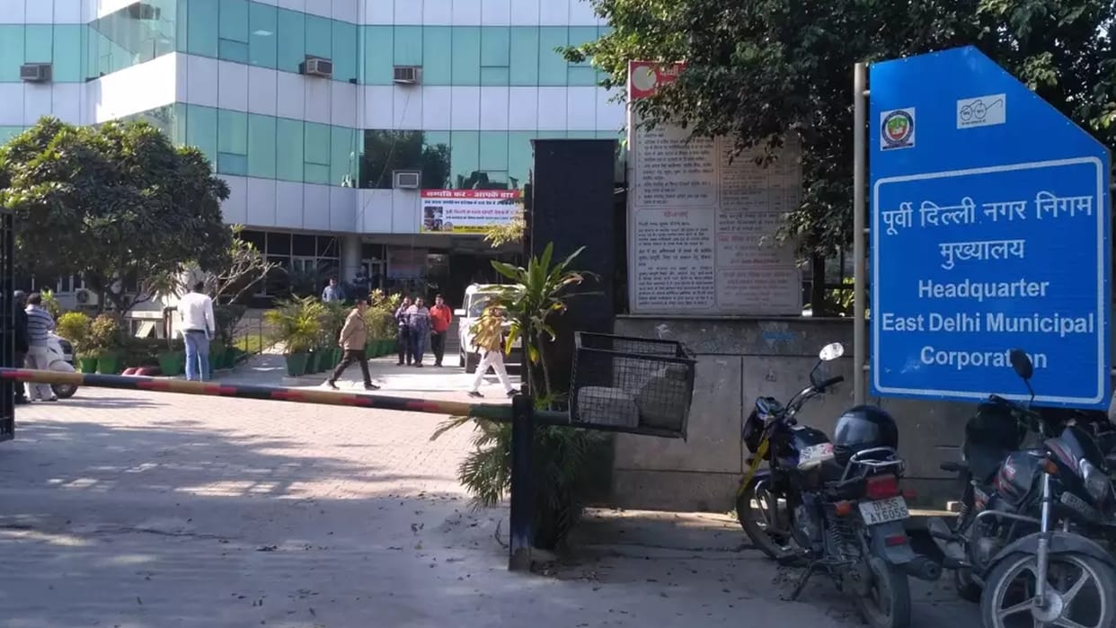 Ruckus in House during  East Delhi Municipal Corporation budget discussion
