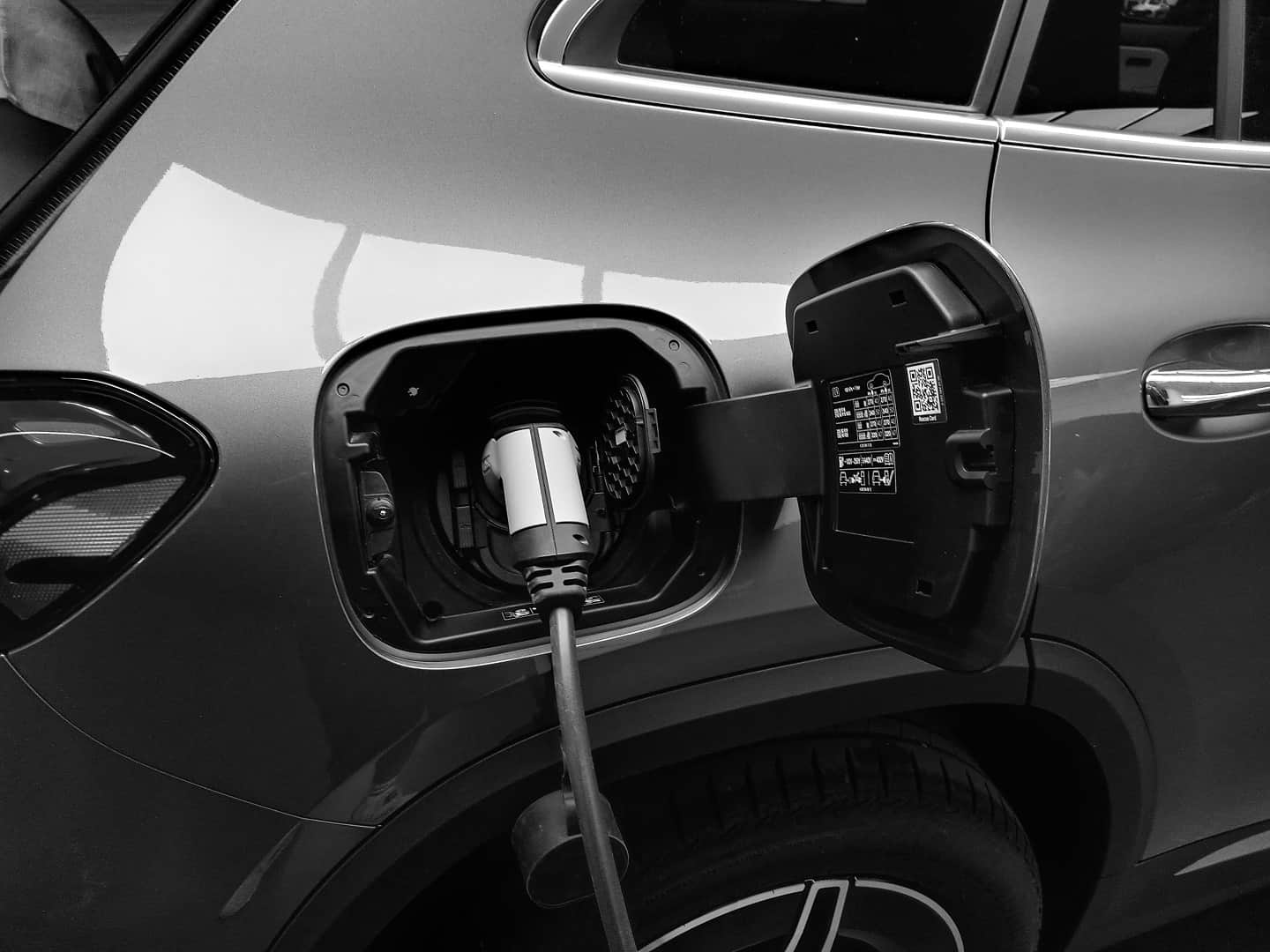five electric cars and suvs offers more than 500 kilometers range after full charge