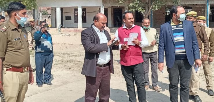 fathepur news,The observer saw the arrangements of the booths