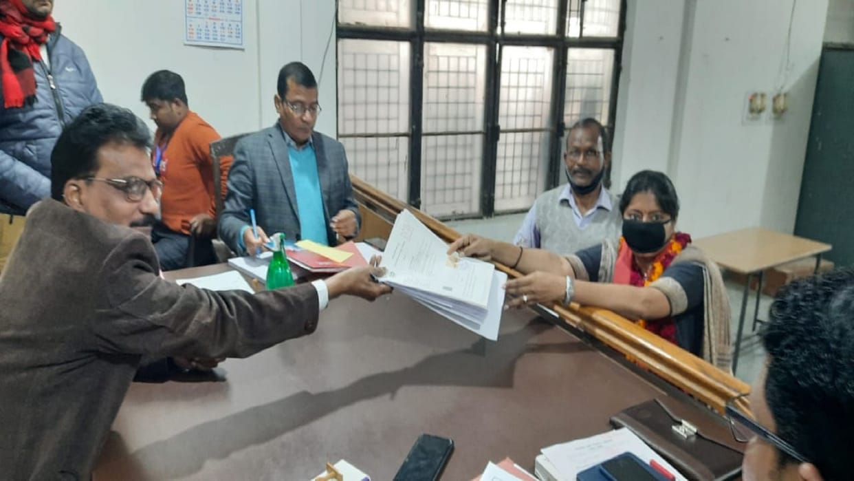 UP Assembly Elections 2022: Sp alliance candidate pallavi patel files nomination against deputy CM Keshav Maurya from Sirathu