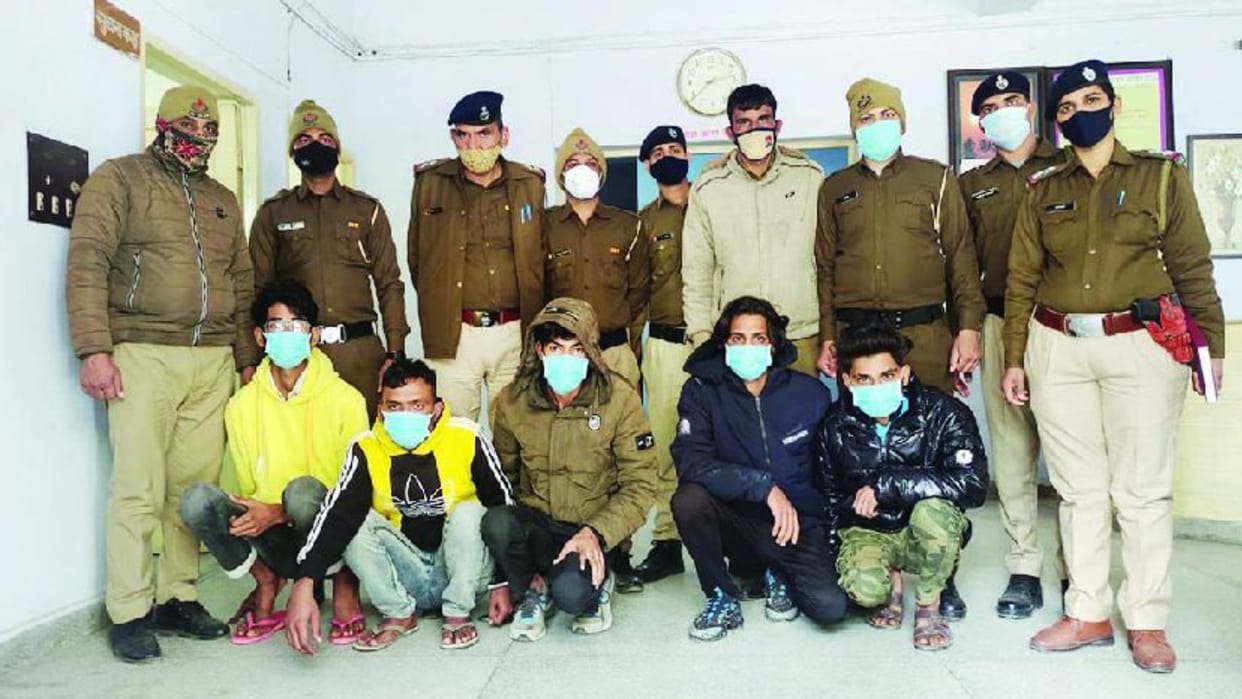 Police caught the accused of demanding ransom in Sirsa