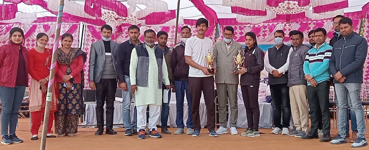 kaushal in women's category and Ravi became best athlete in men's category
