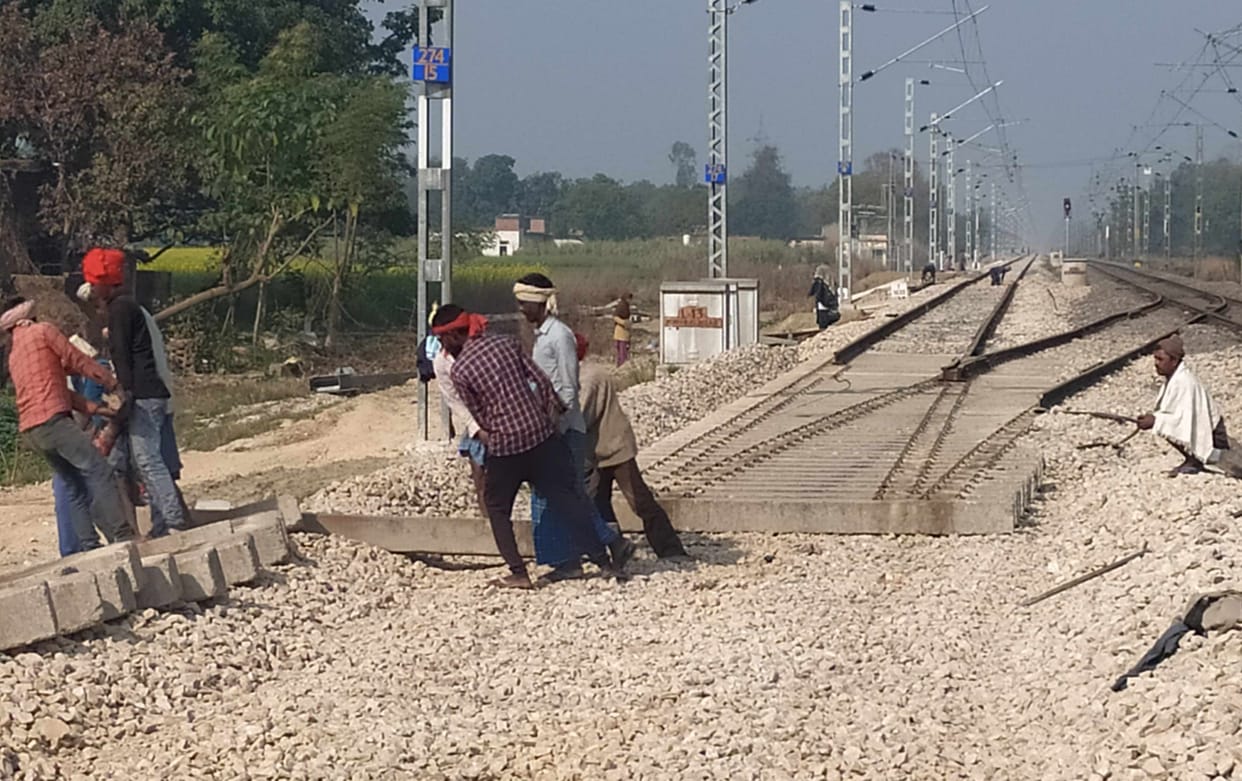 Train crossing facility will not be available at halt, FM point started to be removed