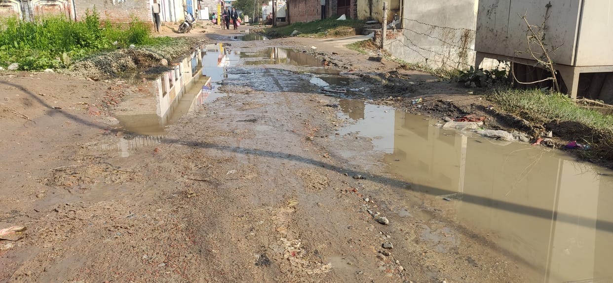 Water logging on Kailashpuri-Misravaliya road getting worse