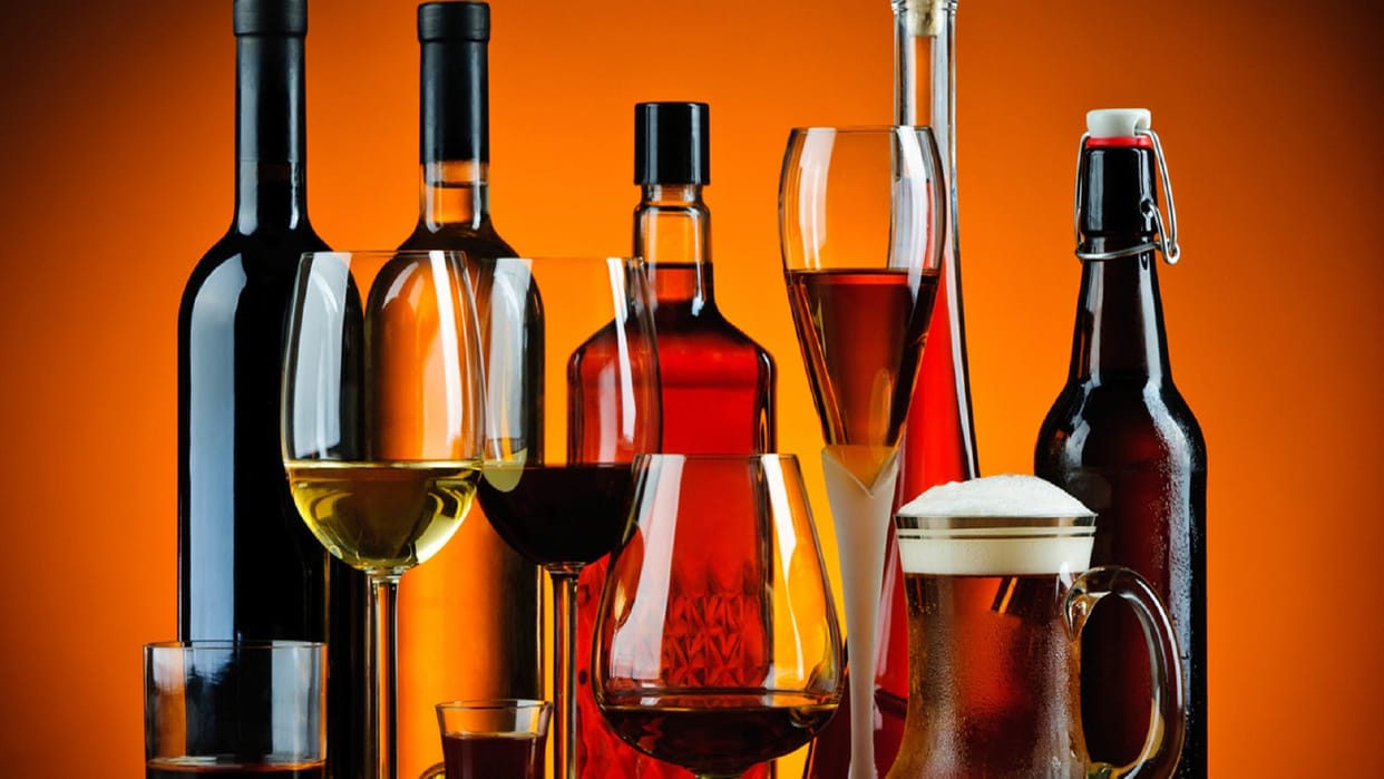 80 crore rupees liquor sale in last two days in Lucknow.