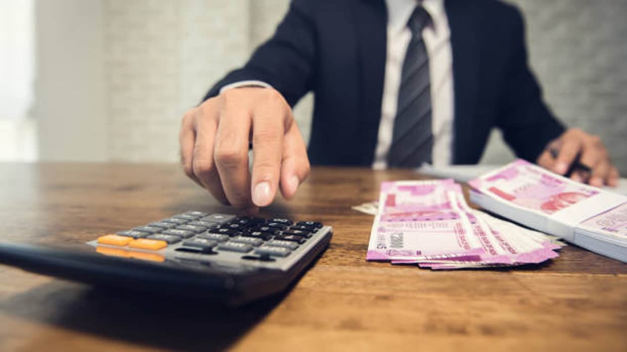 Fall in Share market, fluctuations will continue even further, right time for investors to buy cautiously, Know Here Investment Options