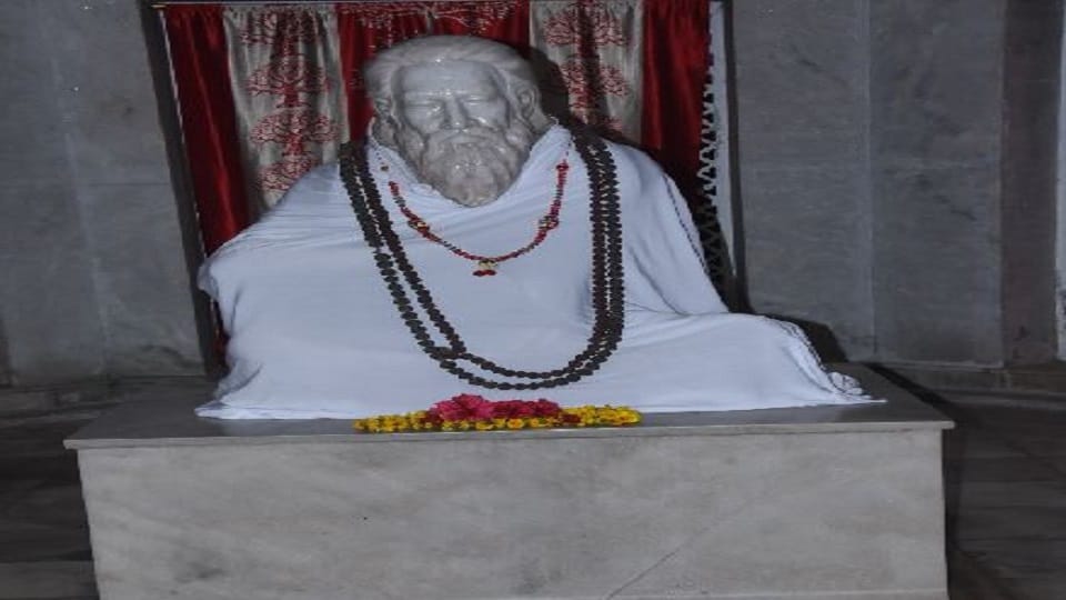 Saharanpur: Anti-social elements vandalized the idol of Saint Siromani Ravidas