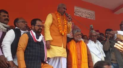 Bairiya MLA Surendra Singh showed strength, said- BJP's top leadership should see what people want