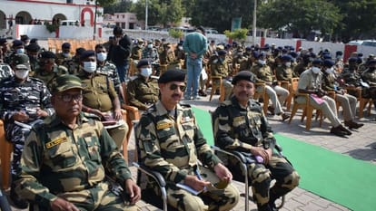 ADG Agra Zone gives guidelines to the Para Military Force and the State Armed Force regarding the elections