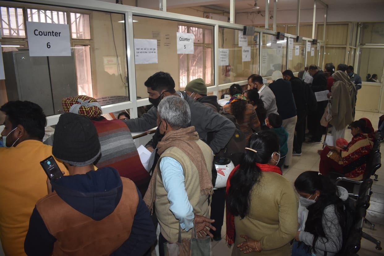 Seeing the exemption in property tax, there was a crowd of people who deposited property tax