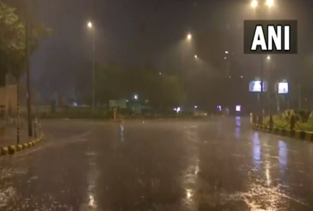 Delhi NCR Weather Forecast: Slight Rain At Many Places, Today Again Likely, Yellow Alert Issued