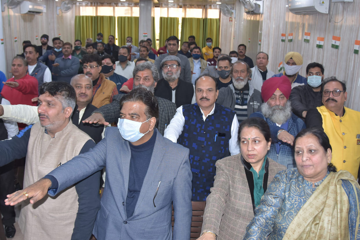 Traders were administered oath to vote