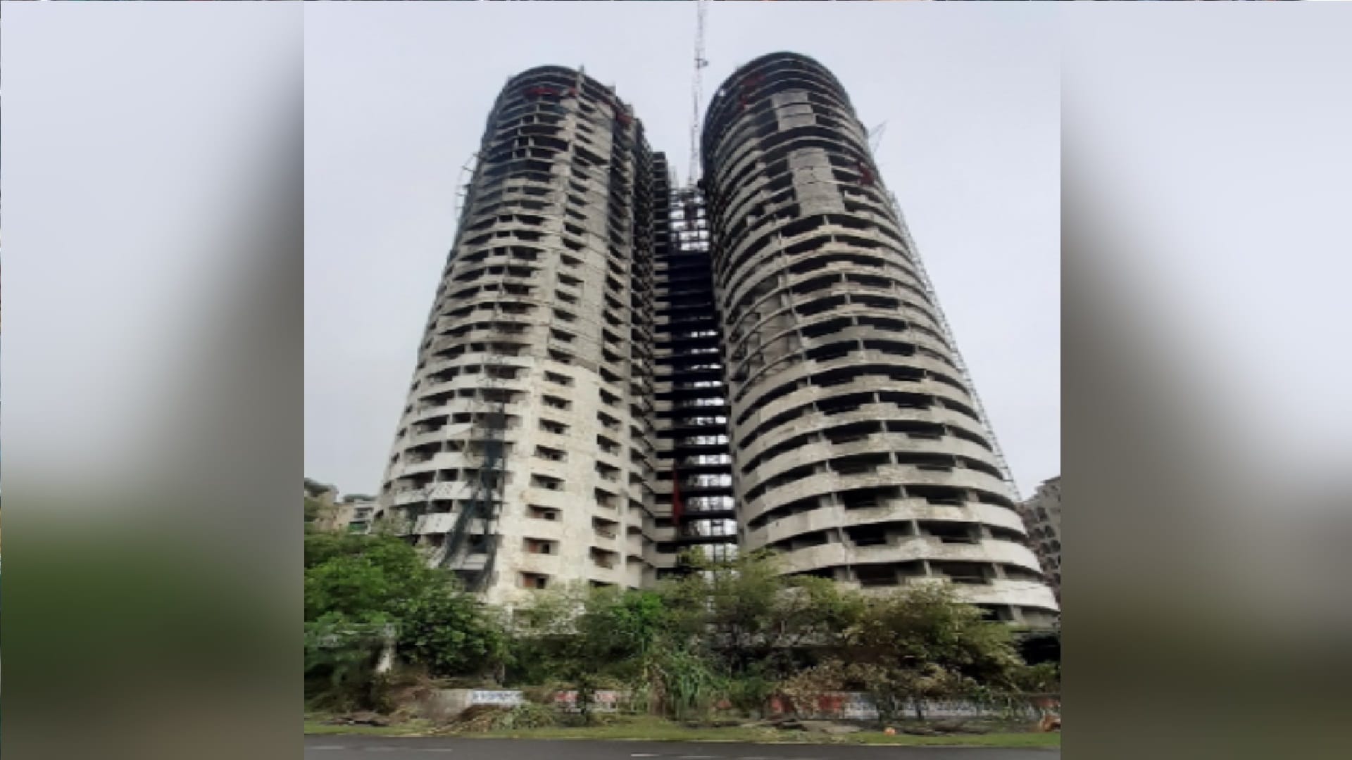 Noida Supertech Twin Towers Demolition Reason Date Time Latest News in hindi