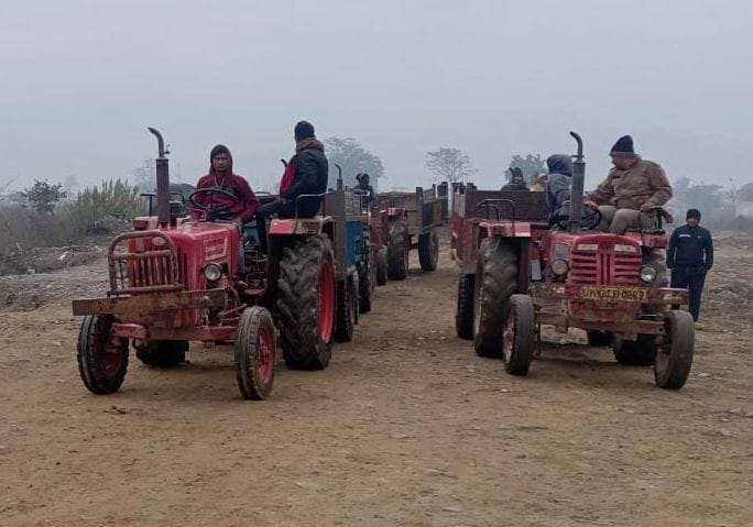 Seven tractor trolleys caught in illegal mining, seized