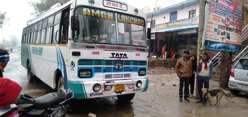 Auto driver and his associates vandalized the bus, assaulted the passengers
