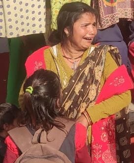 fathepur news,Argument with a woman going to Prayagraj for daughter's treatment