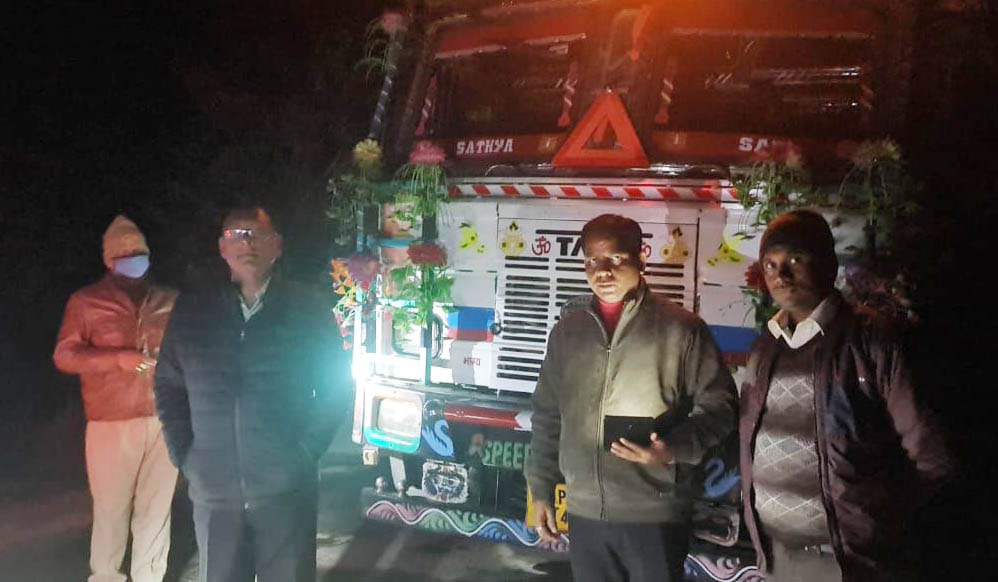 DM raid at midnight, challan of 44 sand trucks