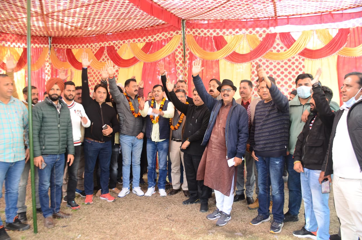 Contractors expressed anger over non-payment