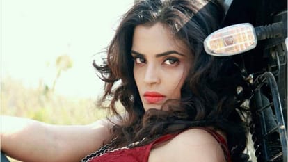 ex bigg boss telugu contestant sarayu roy called by Hyderabad police