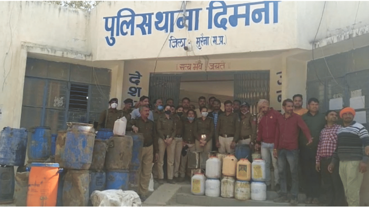 Morena: Illegal liquor found in retired DSP's house, police were blown away after seeing the action