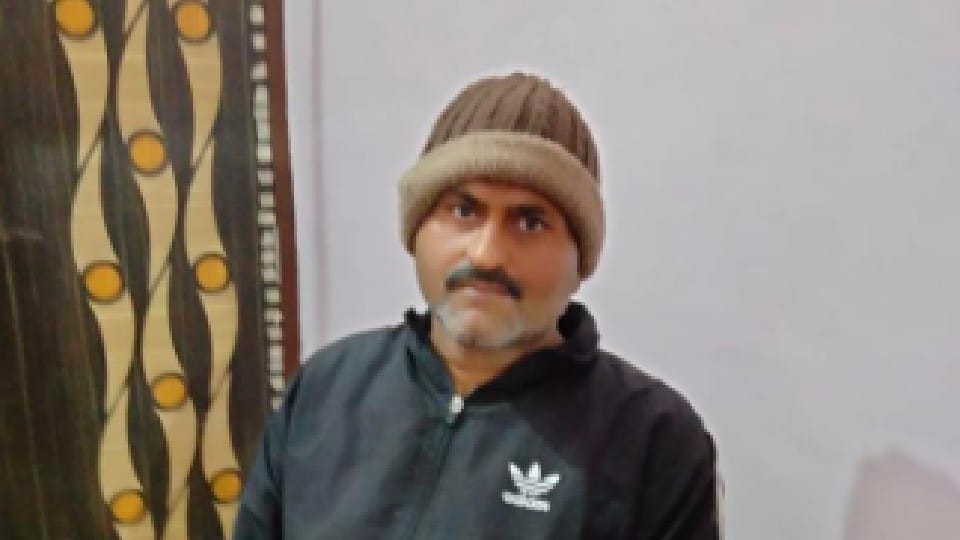 Bhind: EOW raids at two places of Panchayat Secretary Roshan Singh in fear of disproportionate assets