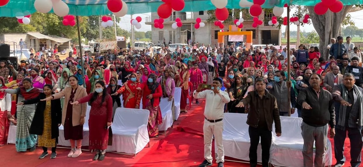 Hathras: DM administered oath to villagers for voting