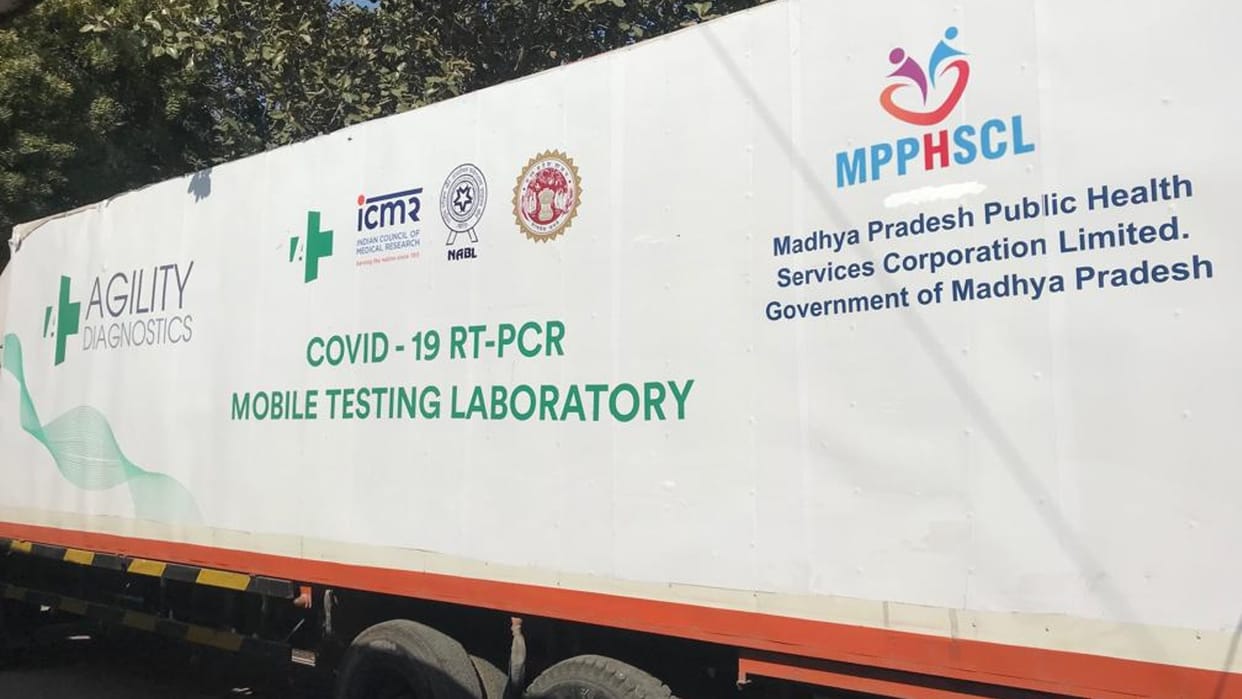 Chhatarpur: District got gift of mobile van, now no need to wait for RTPCR report